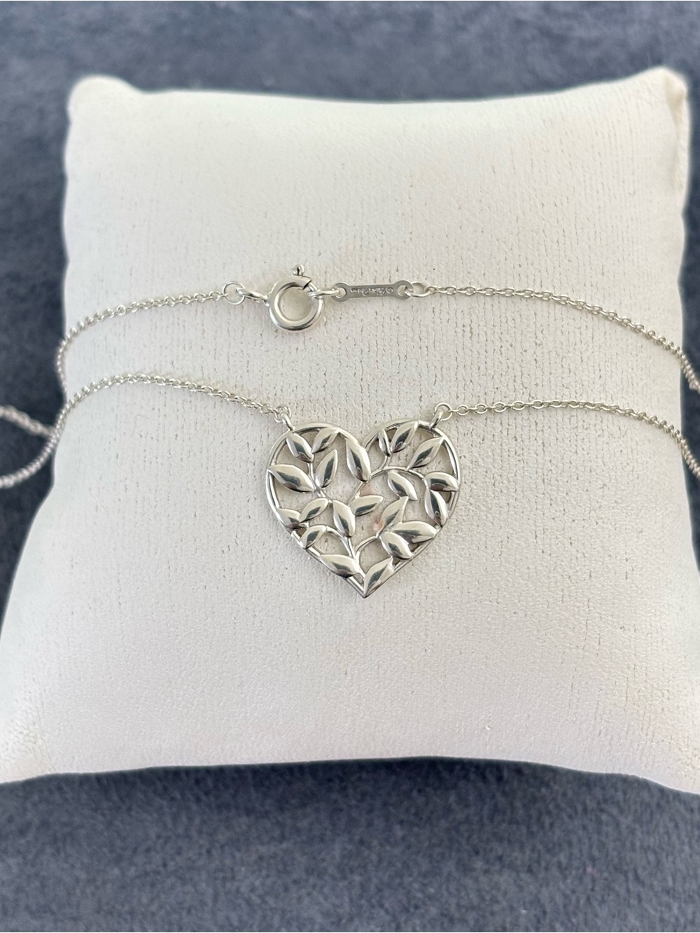 Tiffany & Co. Sterling silver Olive Leaf Heart Pendant Necklace 20" - Picture 2 of 9